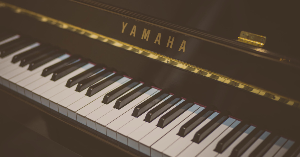 Headerbild klavier gebraucht kaufen marke yamaha